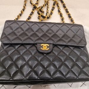 CHANEL Vintage Jumbo Single Flap - Black Caviar Leather